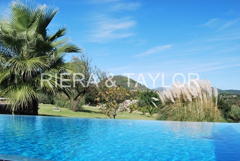 8 bedroom Finca/Country House for sale in Son Servera - € 4,250,000 (Ref: 3621865)