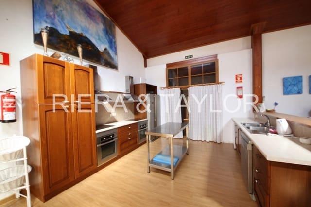 12 soveværelse Finca/Landehus til salg i Petra - € 3.000.000 (Ref: 3622069)