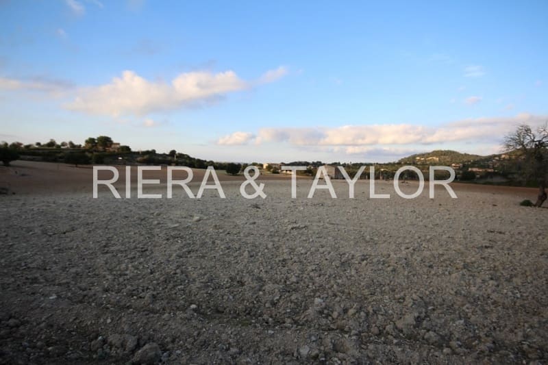 Ubebygd land til salgs i Manacor - € 170 000 (Ref: 5488734)