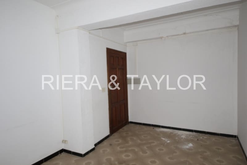 Erhverv til salg i Muro - € 215.000 (Ref: 5488958)