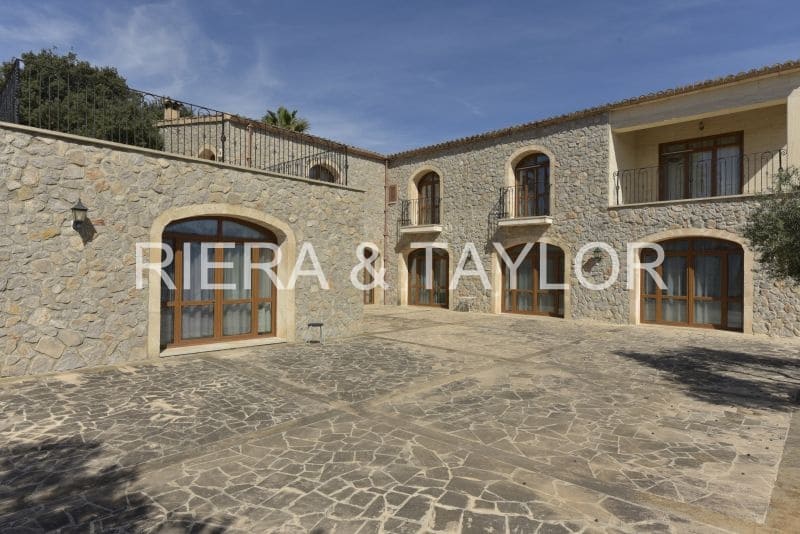 9 soveværelse Finca/Landehus til salg i Arta - € 3.000.000 (Ref: 5491805)