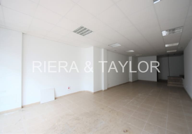 Kaupallinen myytävänä paikassa Manacor - 120 000 € (Ref: 5491906)