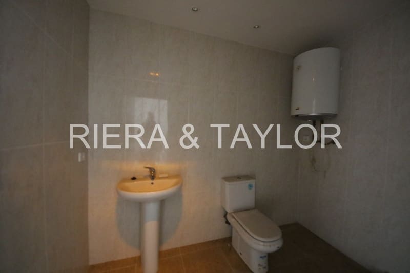 Kaupallinen myytävänä paikassa Manacor - 120 000 € (Ref: 5491906)