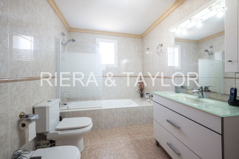 5 soveværelse Byhus til salg i Cala Millor - € 950.000 (Ref: 5491939)