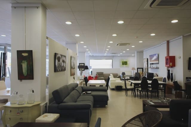 Kommersiell til salgs i Manacor - € 1 770 000 (Ref: 5493392)