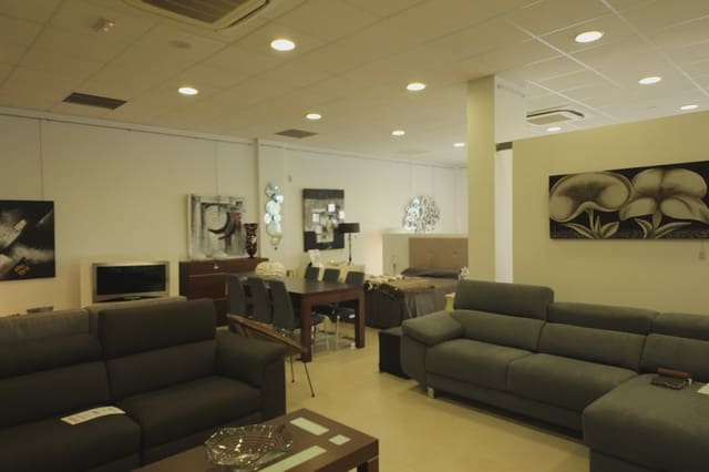 Kommersiell til salgs i Manacor - € 1 770 000 (Ref: 5493392)