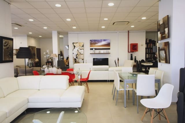 Kommersiell til salgs i Manacor - € 1 770 000 (Ref: 5493392)