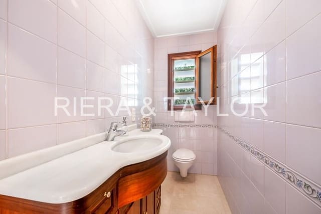 4 bedroom Townhouse for sale in Portocristo / Port de Manacor, Manacor - € 1,250,000 (Ref: 5497850)