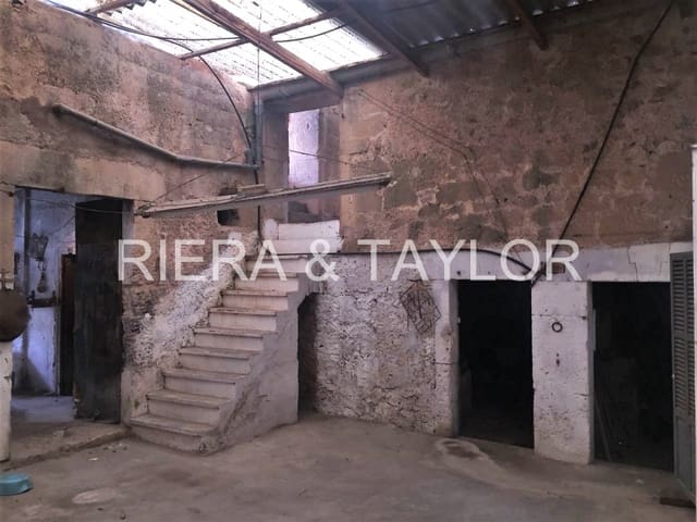 14 bedroom Townhouse for sale in Porreres - € 960,000 (Ref: 5584075)