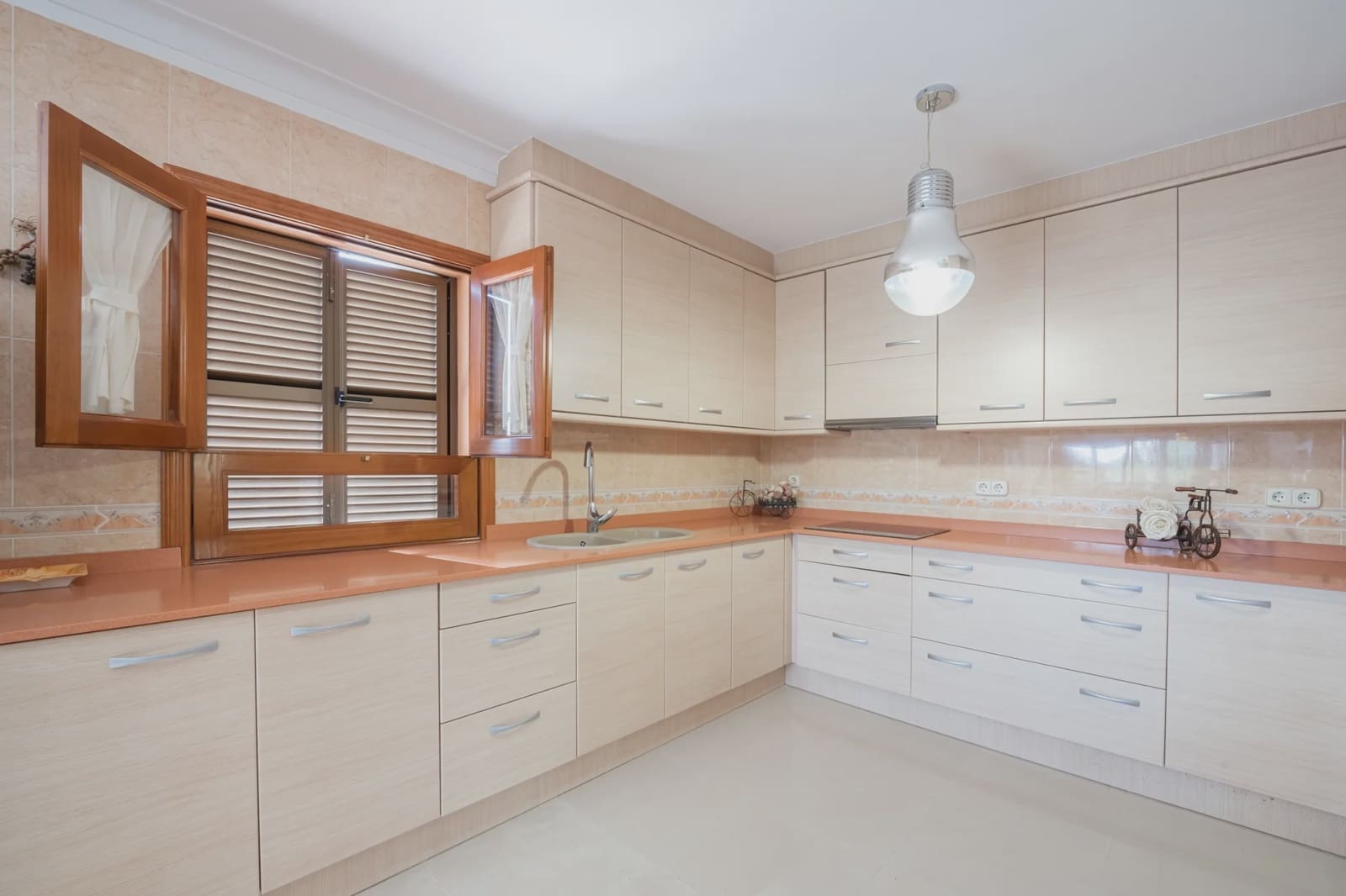 6 bedroom Townhouse for sale in Capdepera - € 999,000 (Ref: 5880730)