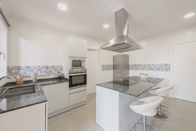 6 sypialnia Dom na sprzedaż w Capdepera - 999 000 € (Ref: 5880730)