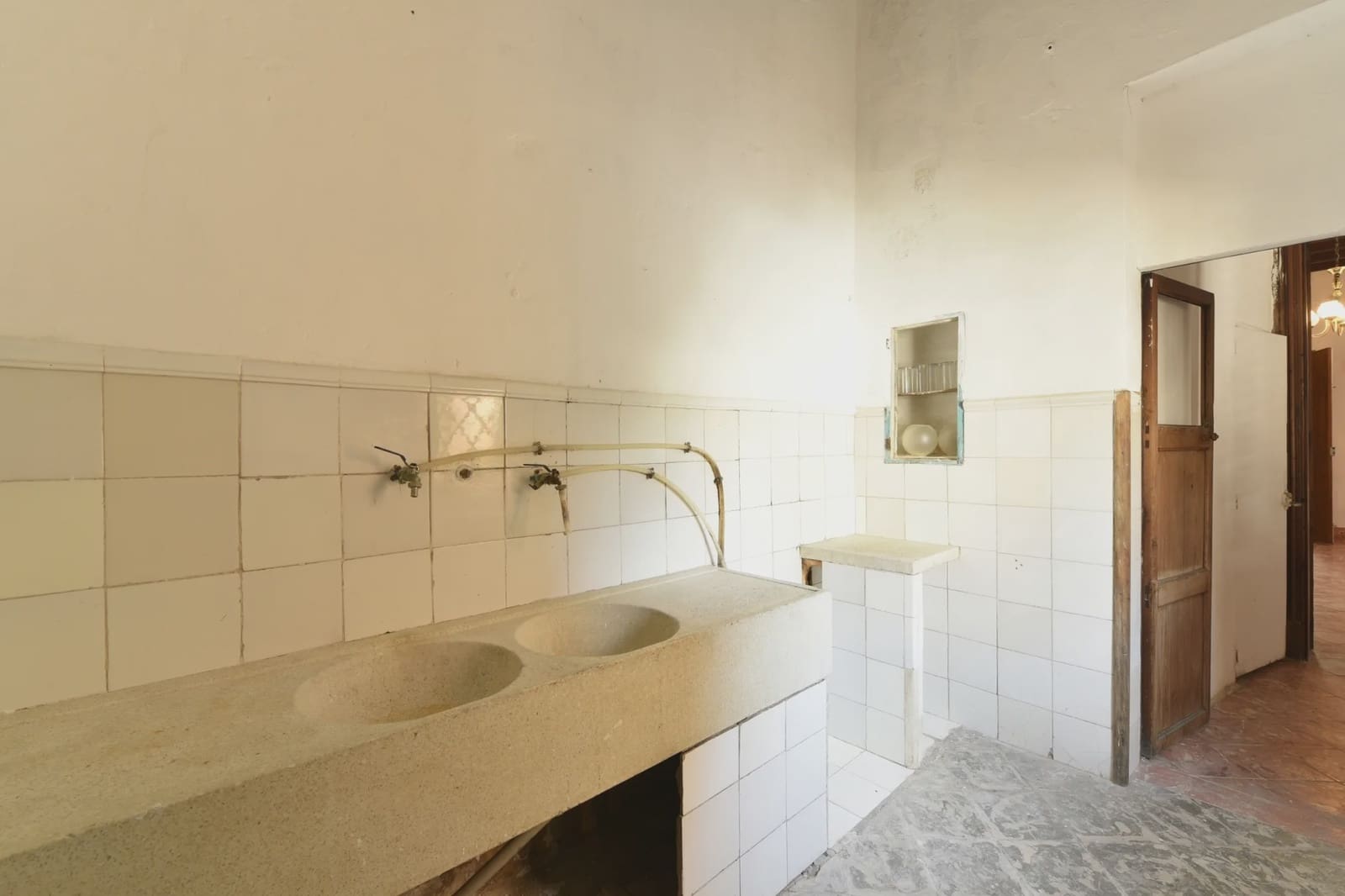6 bedroom Townhouse for sale in Manacor - € 650,000 (Ref: 5919890)