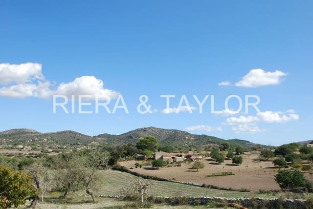5 bedroom Finca/Country House for sale in Son Macia, Manacor - € 2,180,000 (Ref: 5985575)