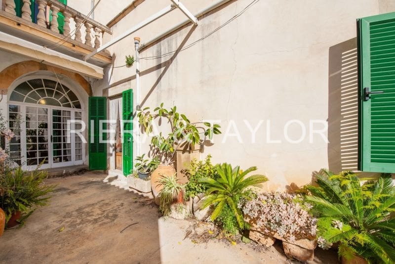 6 soveværelse Byhus til salg i Campos - € 1.300.000 (Ref: 6626759)