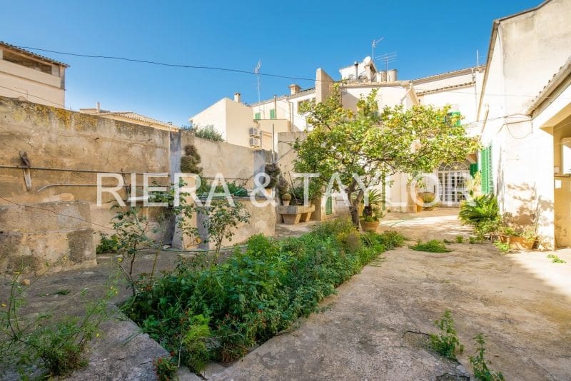 6 soveværelse Byhus til salg i Campos - € 1.300.000 (Ref: 6626759)