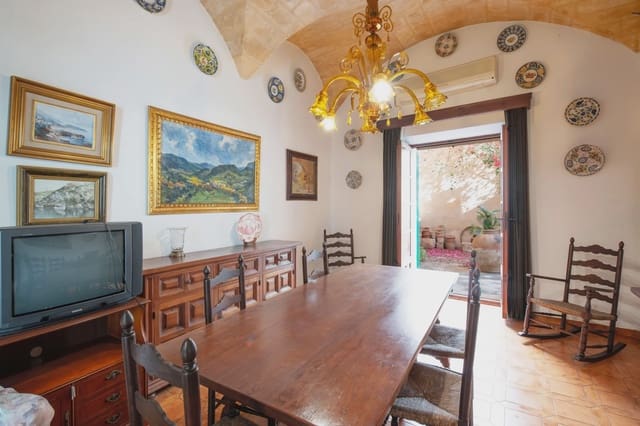 6 soveværelse Byhus til salg i Campos - € 1.300.000 (Ref: 6626759)