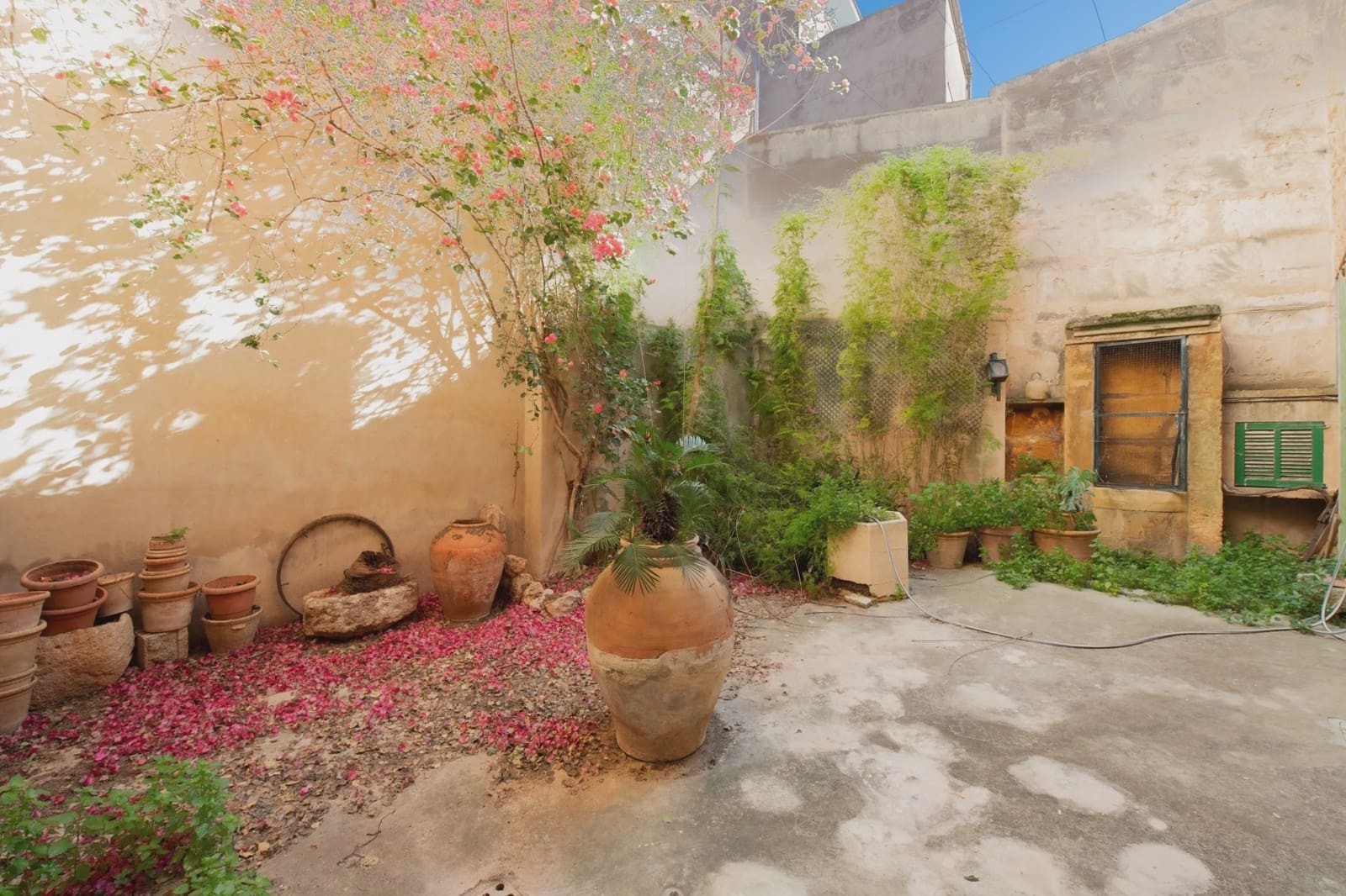 6 bedroom Townhouse for sale in Campos - € 1,300,000 (Ref: 6626759)