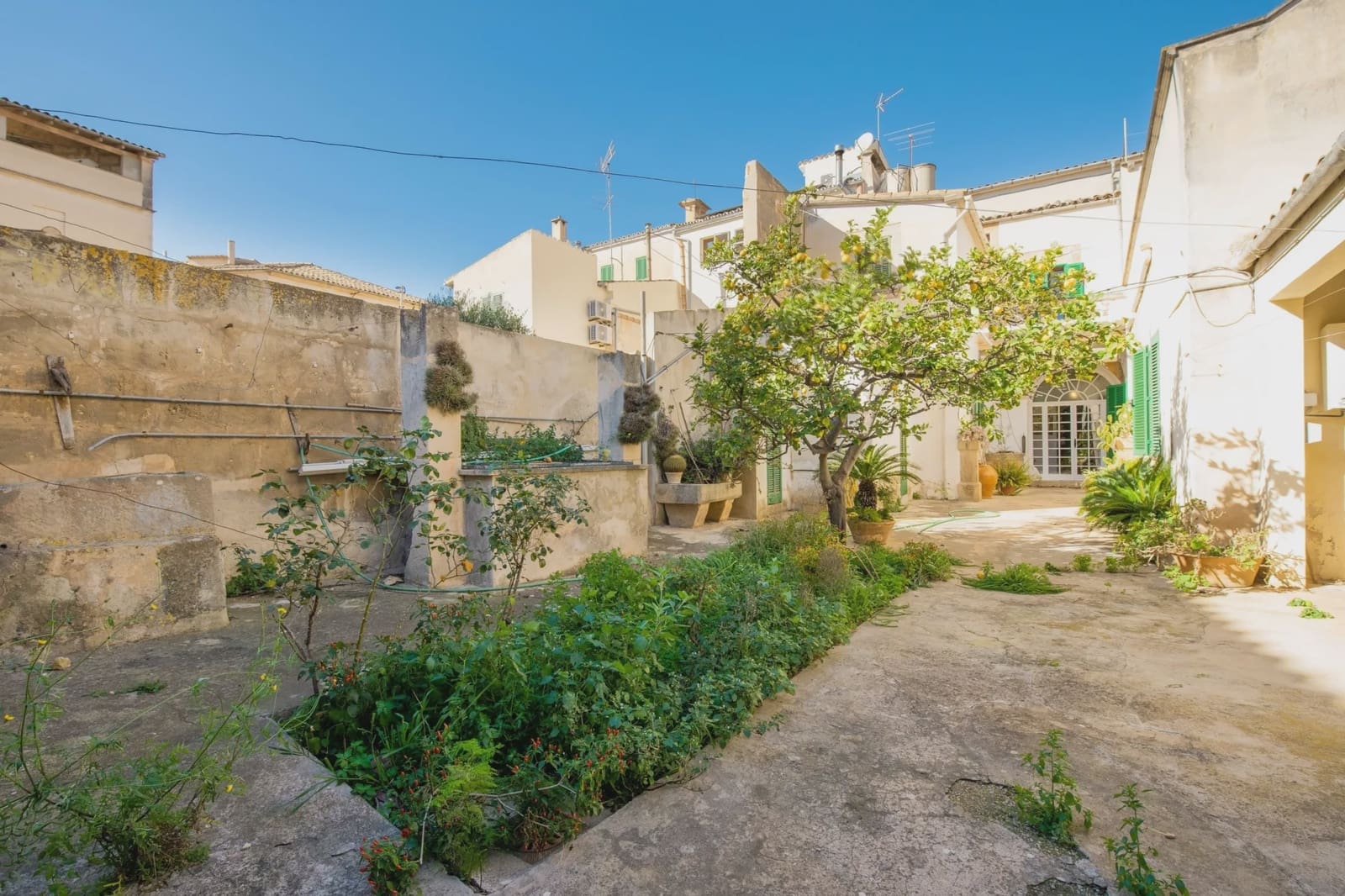 6 bedroom Townhouse for sale in Campos - € 1,300,000 (Ref: 6626759)