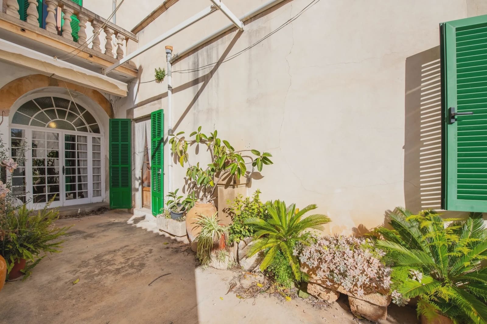 6 bedroom Townhouse for sale in Campos - € 1,300,000 (Ref: 6626759)