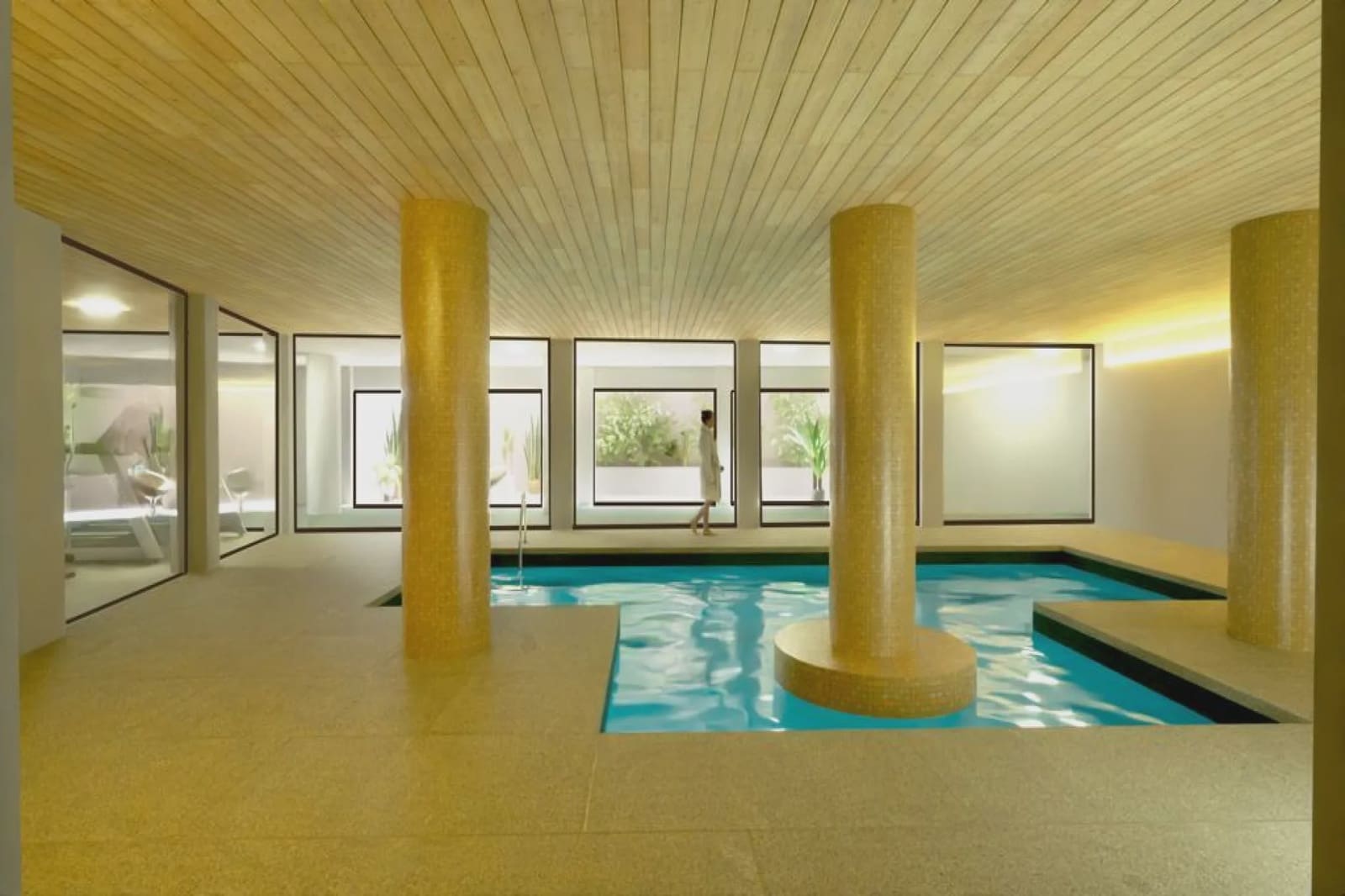 16 bedroom Hotel for sale in Cala Millor - € 2,100,000 (Ref: 6628403)