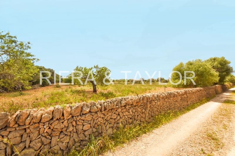 Grunde uden byggetilladelser til salg i Calas de Mallorca - € 500.000 (Ref: 6826272)