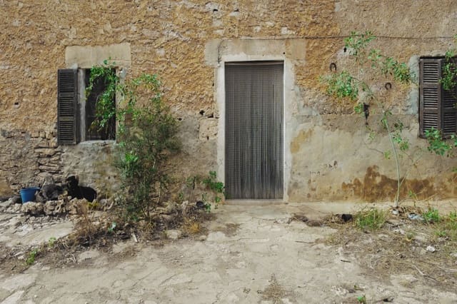 2 bedroom Finca/Country House for sale in Calas de Mallorca, Manacor - € 1,100,000 (Ref: 7110605)