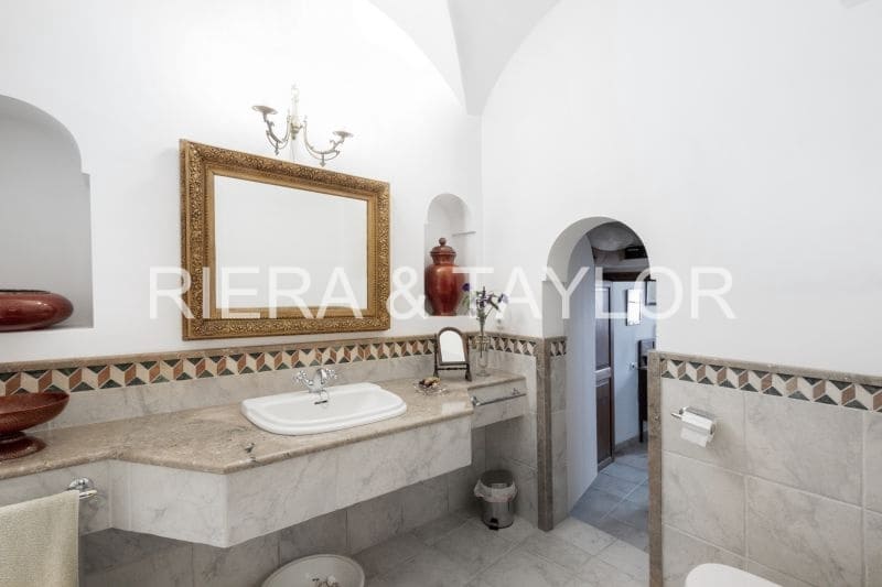 5 soveværelse Byhus til salg i Muro - € 1.500.000 (Ref: 7203282)