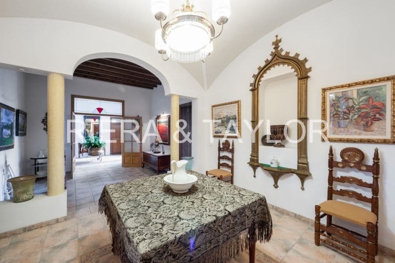 5 soveværelse Byhus til salg i Muro - € 1.500.000 (Ref: 7203282)