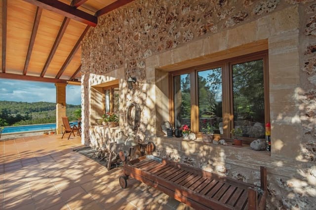 3 sypialnia Finka/Dom wiejski na sprzedaż w Portocristo / Port de Manacor, Manacor z basenem garażem - 1 695 000 € (Ref: 7364813)