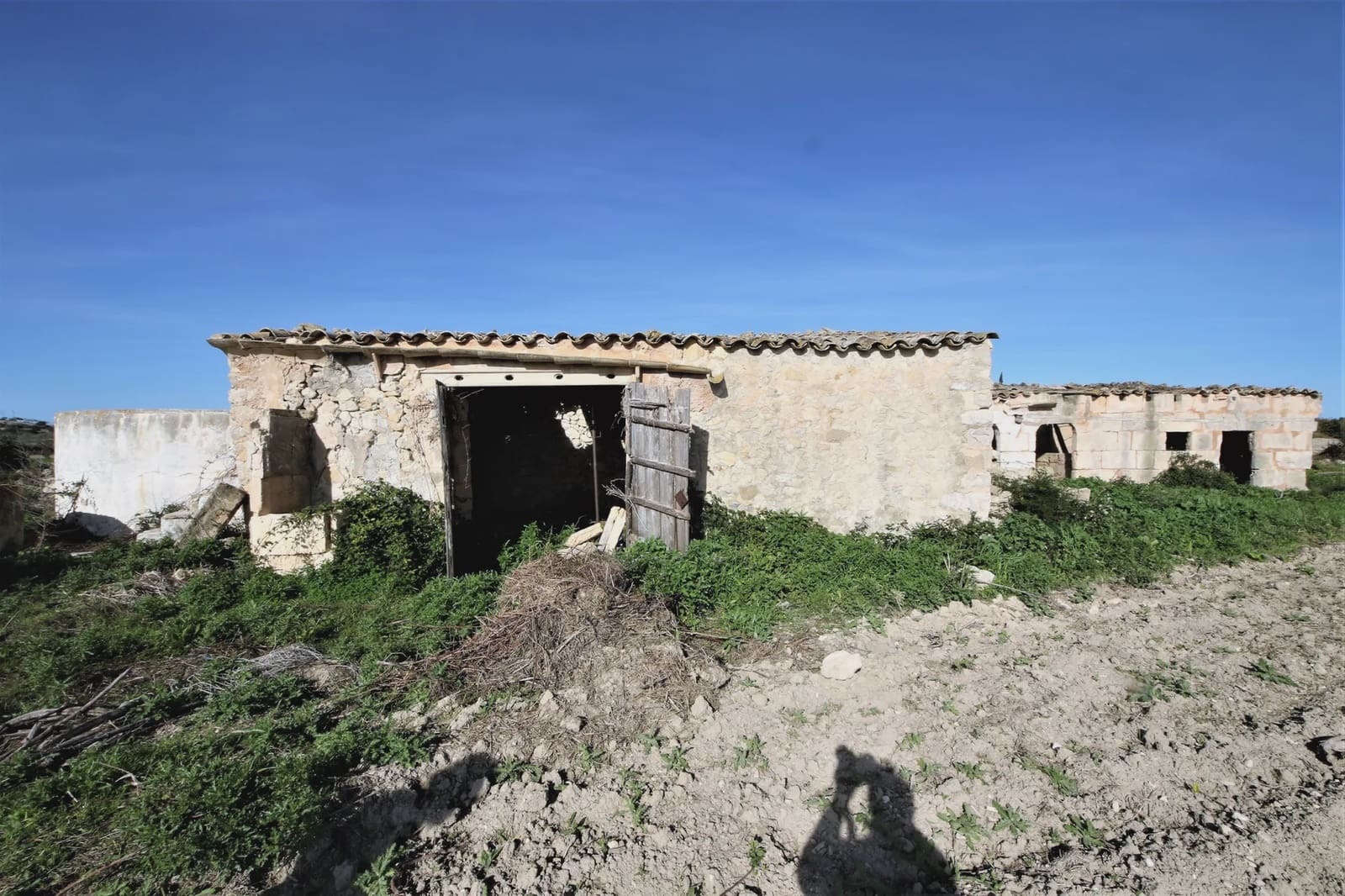 Finca/Country House for sale in Sant Joan - € 210,000 (Ref: 7385437)