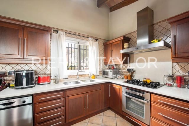 3 bedroom Finca/Country House for sale in Manacor - € 600,000 (Ref: 7710090)