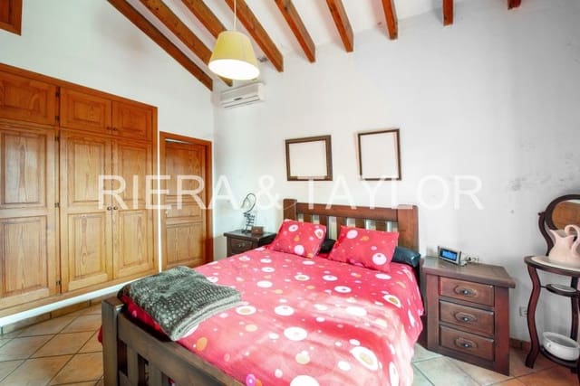 3 bedroom Finca/Country House for sale in Manacor - € 600,000 (Ref: 7710090)