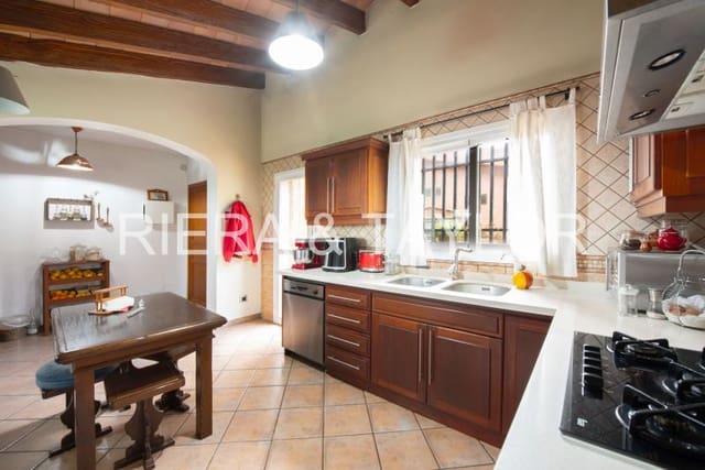 3 bedroom Finca/Country House for sale in Manacor - € 600,000 (Ref: 7710090)