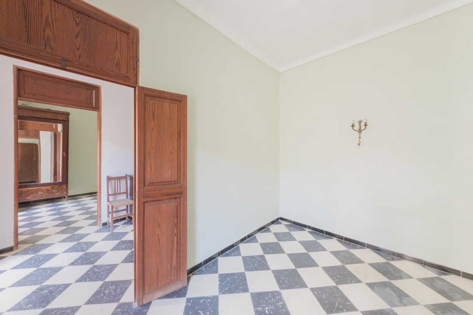 8 bedroom Townhouse for sale in Son Servera - € 700,000 (Ref: 8074371)