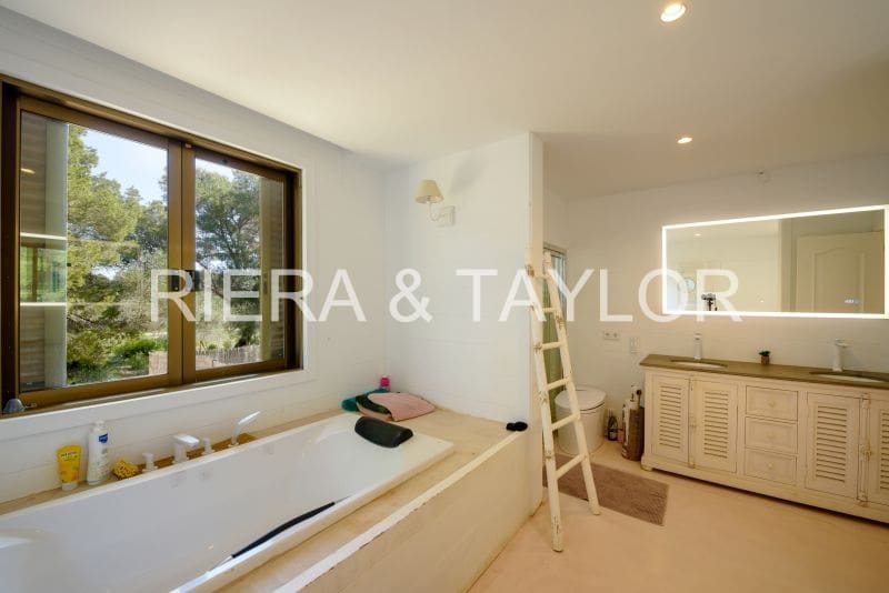 3 slaapkamer Finca/Landhuis te koop in Sa Rapita / La Rapita - € 2.395.000 (Ref: 8074373)