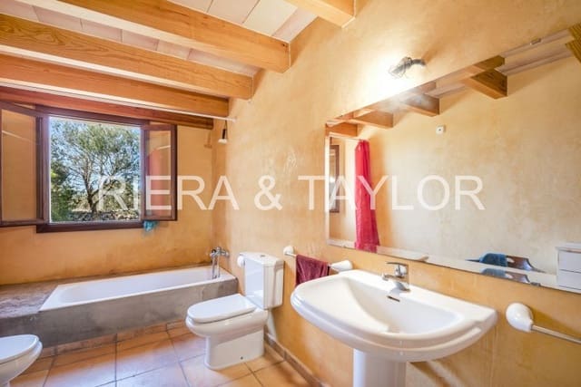 4 bedroom Finca/Country House for sale in Manacor - € 540,000 (Ref: 8200943)