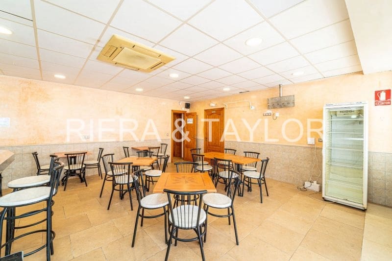 Erhverv til salg i Puerto de Alcudia - € 324.000 (Ref: 8200965)