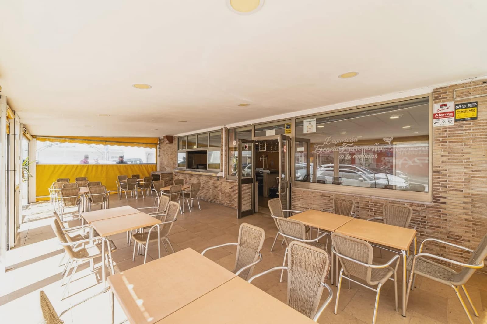 Erhverv til salg i Puerto de Alcudia - € 324.000 (Ref: 8200965)