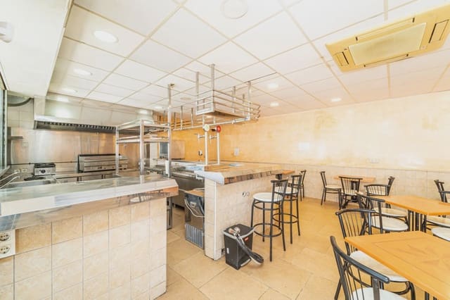 Erhverv til salg i Puerto de Alcudia, Alcúdia - € 324.000 (Ref: 8200965)