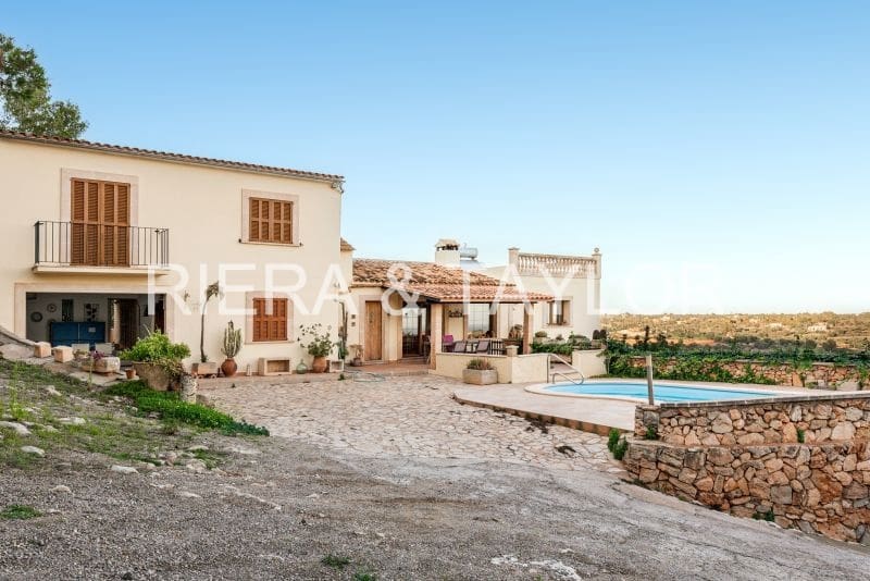 4 soveværelse Finca/Landehus til salg i Cala Murada - € 1.490.000 (Ref: 8200976)