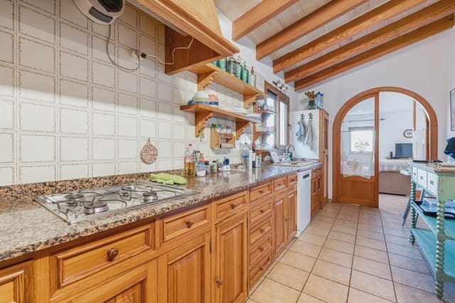 4 bedroom Finca/Country House for sale in Cala Murada, Manacor - € 1,490,000 (Ref: 8200976)