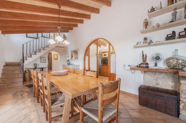 4 bedroom Finca/Country House for sale in Cala Murada, Manacor - € 1,490,000 (Ref: 8200976)