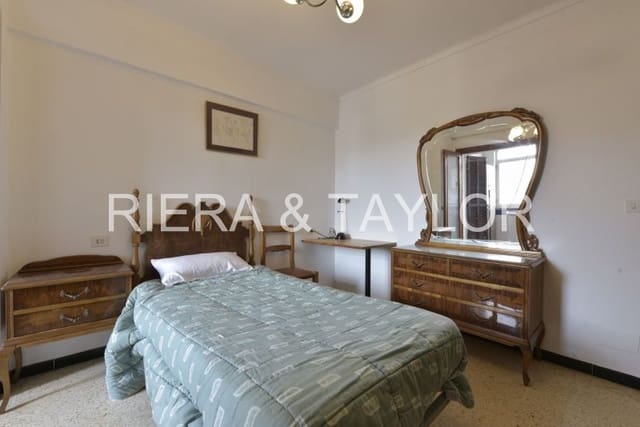4 bedroom Apartment for sale in Manacor - € 299,000 (Ref: 8254326)