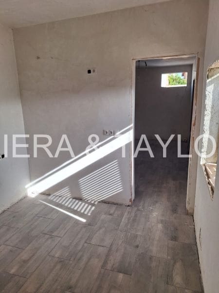 3 bedroom Finca/Country House for sale in Manacor - € 265,000 (Ref: 8405885)