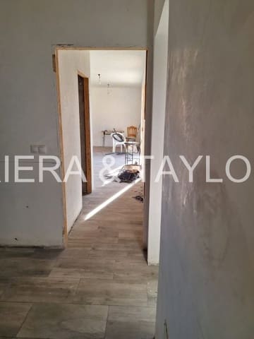 3 bedroom Finca/Country House for sale in Manacor - € 265,000 (Ref: 8405885)