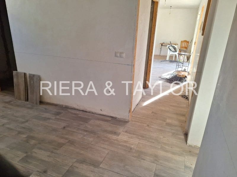 3 bedroom Finca/Country House for sale in Manacor - € 265,000 (Ref: 8405885)