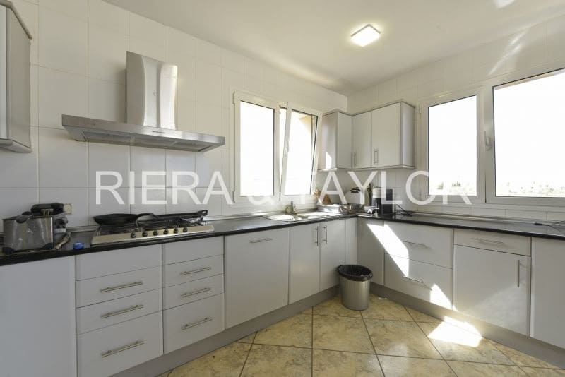 3 bedroom Townhouse for sale in Portocolom - € 615,000 (Ref: 8408598)