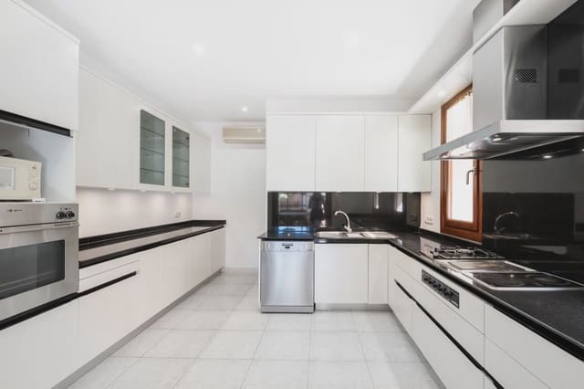Casa de 3 habitaciones en Portocristo / Port de Manacor, Manacor en venta con piscina garaje - 1.590.000 € (Ref: 8447031)
