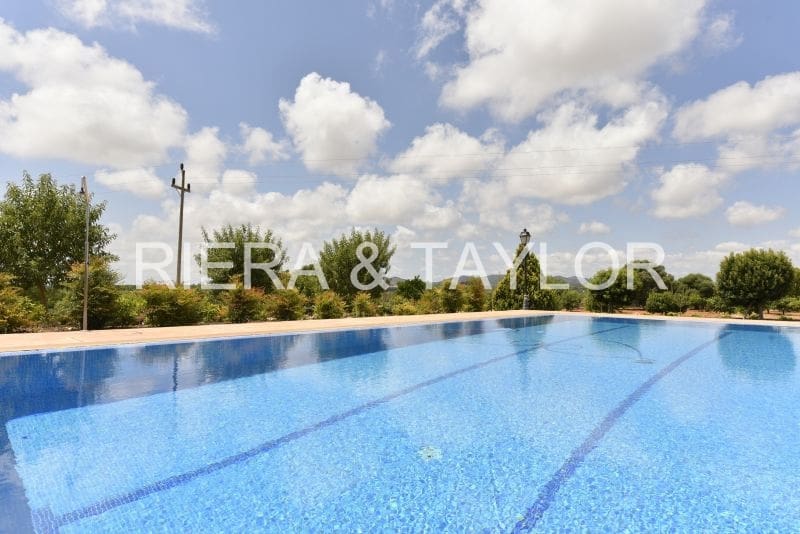 4 bedroom Finca/Country House for sale in Portocristo / Port de Manacor - € 2,975,000 (Ref: 8510751)