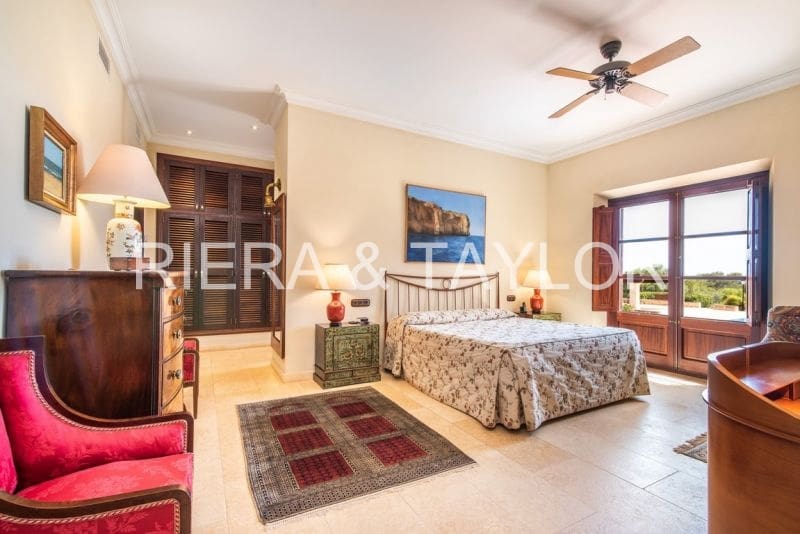 4 bedroom Finca/Country House for sale in Portocristo / Port de Manacor - € 2,975,000 (Ref: 8510751)